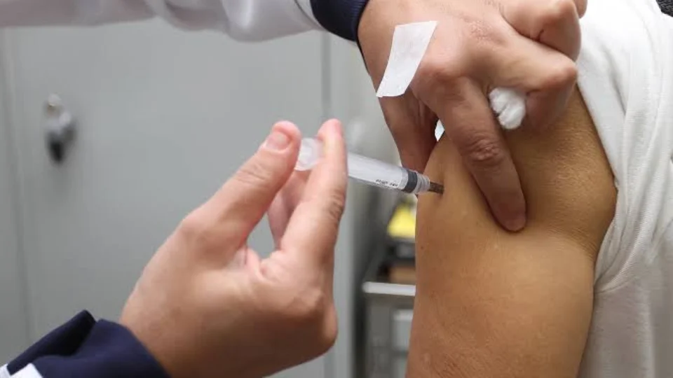‘Dia D’ de vacinação contra influenza e sarampo é realizado neste sábado
