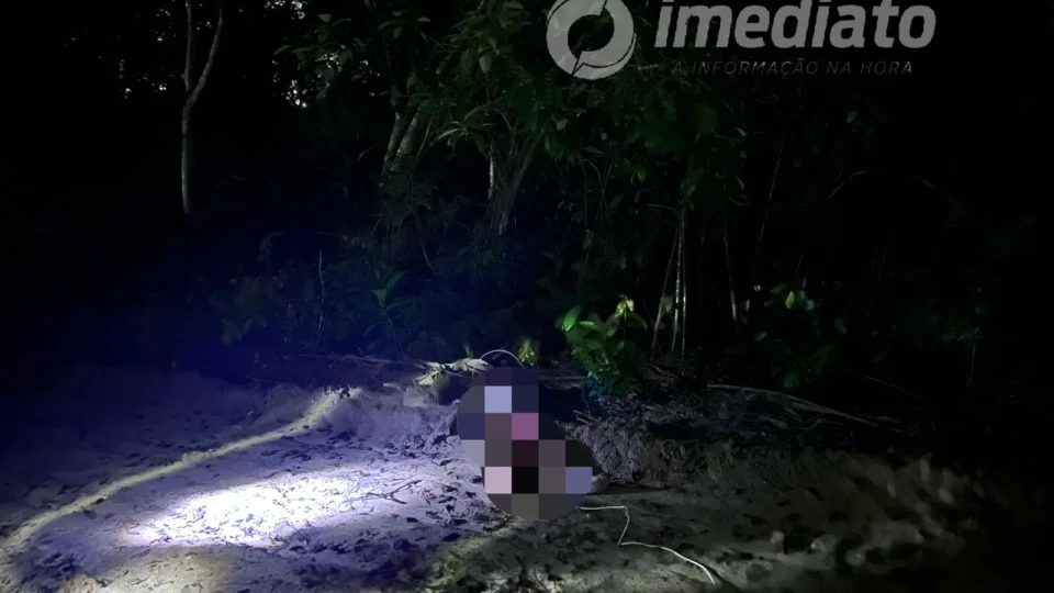 Durante vigília em campo de futebol, fiéis acabam flagrando execução de homem no bairro Cidade Nova