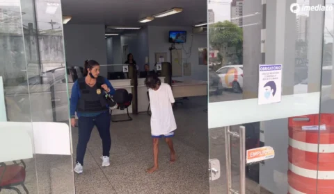 URGENTE: moradora de rua é presa após esfaquear marido; ela alega que sofria agressões