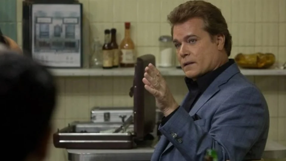 Morre o ator Ray Liotta, do filme Os Bons Companheiros, aos 67 anos