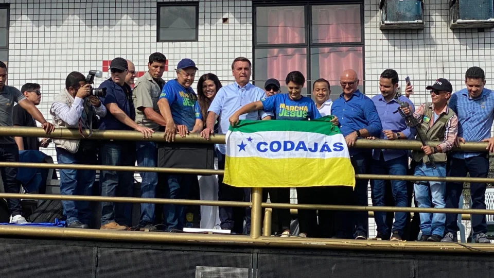 ‘Marcha Para Jesus’, com presença de Bolsonaro, percorre até o Sambódromo de Manaus