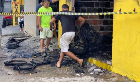 Incêndio atinge borracharia na avenida Max Teixeira