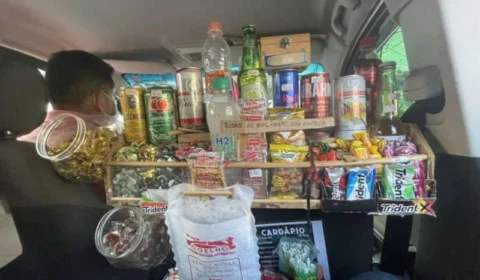 Motorista de aplicativo viraliza com “mercadinho” no carro