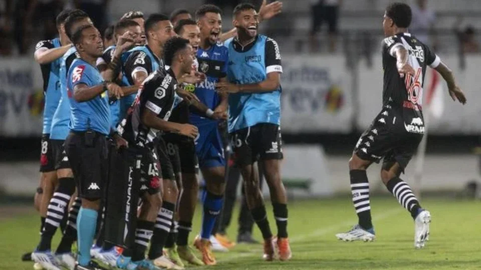 Vasco derrota Náutico no Arruda e assume vice-liderança da Série B