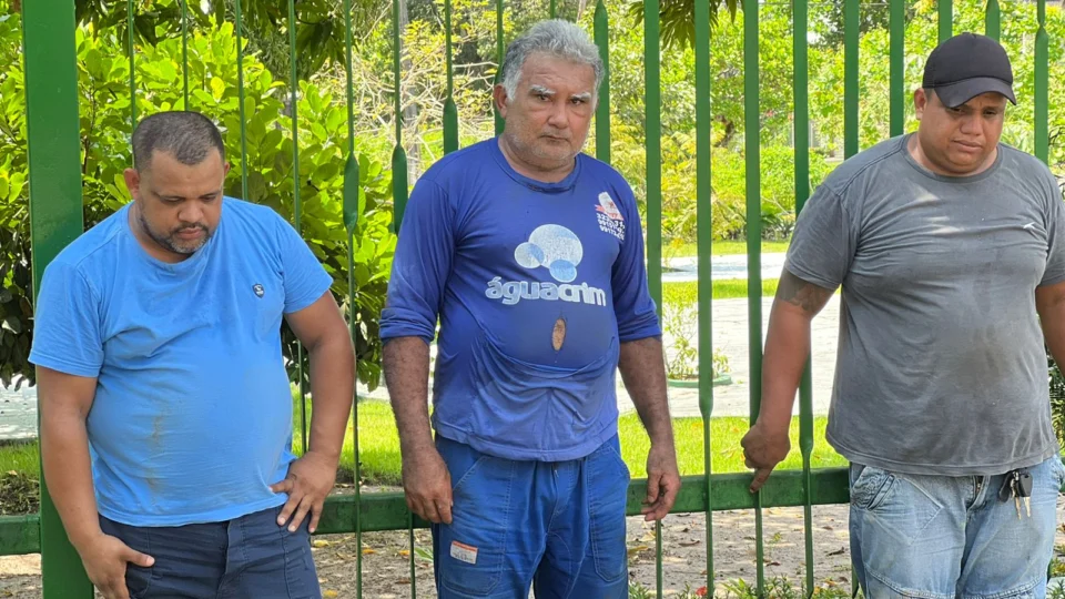 Trio é preso após equipe do prefeito de Manaus flagrá-los furtando cabos de fibra óptica