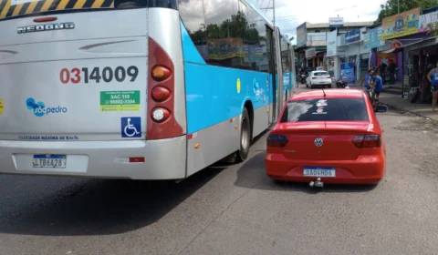 Mulher morre com a cabeça esmagada em acidente de ônibus