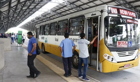 Feto é encontrado dentro de lixeira de banheiro