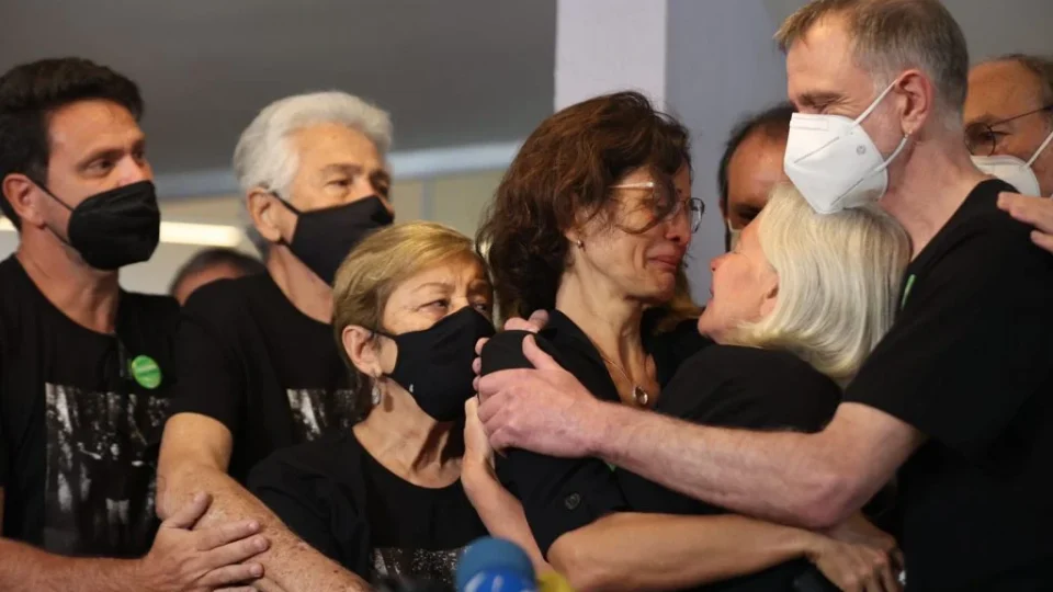 Esposa de Dom Phillips afirma que seguirá atenta às investigações