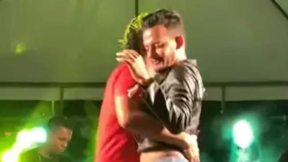 Palco desaba durante evento junino