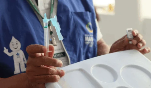 Pontos de vacinação contra a Covid serão disponibilizados neste sábado