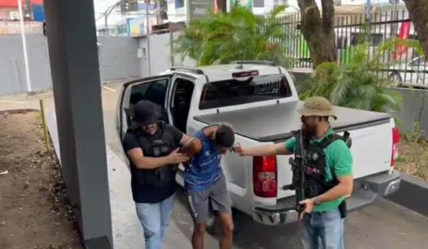 VEJA VÍDEO: assaltante que fez funcionários de empresa reféns é preso