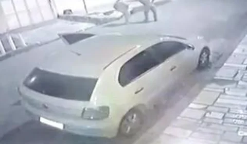 VEJA VÍDEO: assaltante ameaça vítimas com faca em bairro de Manaus