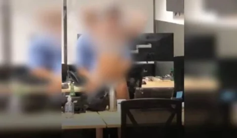 Vídeo: um casal foi gravado em cena de sexo em escritório