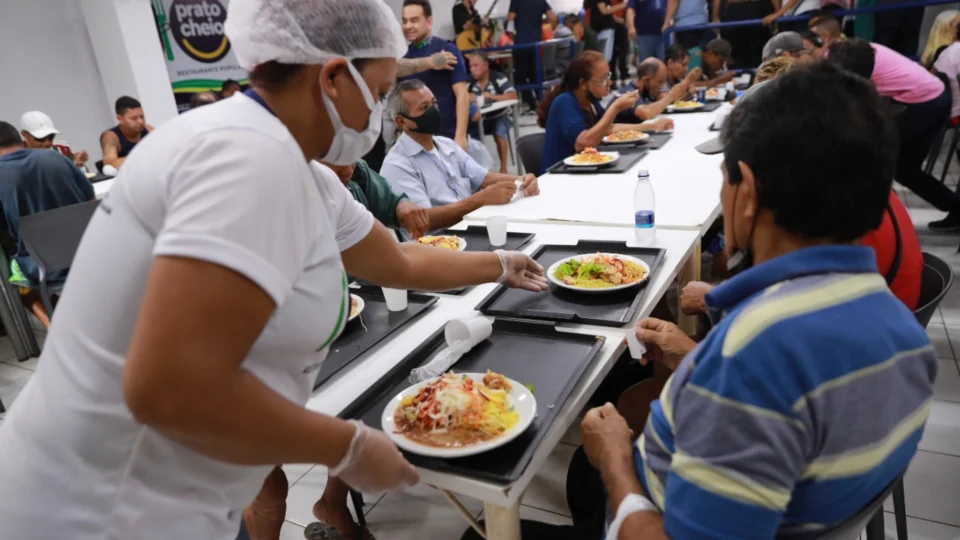Centro de Manaus ganha unidade do Prato Cheio revitalizada