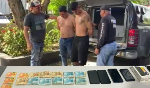 Dupla é presa por invadir residência e realizar roubo após amarrar vítima