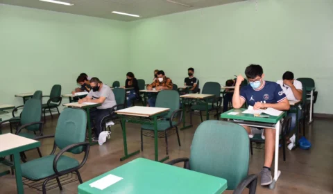 UEA divulga edital e convocação da 3ª chamada do Vestibular e SIS 2021, acesso 2022