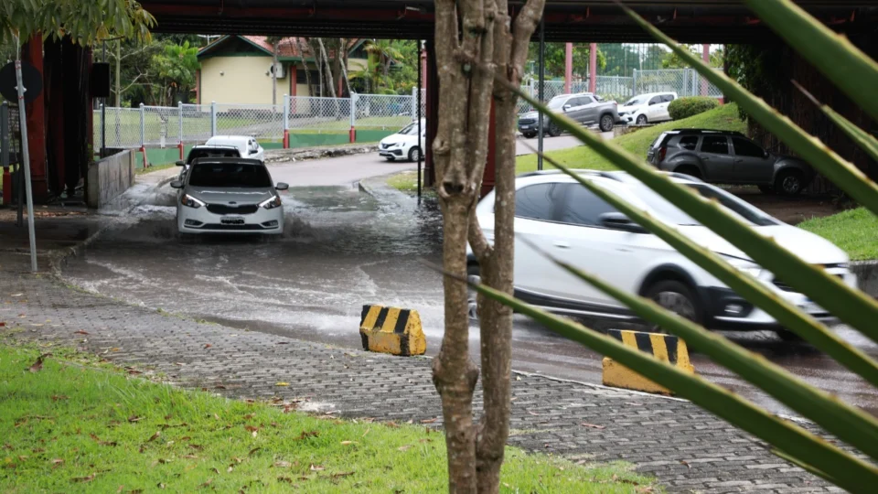 Prefeitura interdita alça inferior da ponte dos Bilhares no sentido bairro-centro