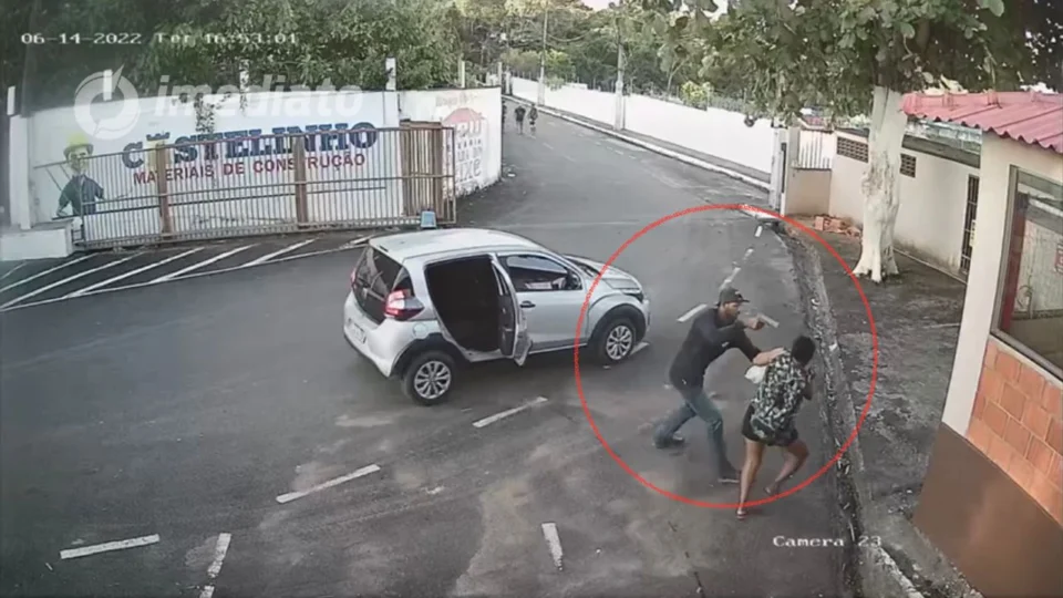 VEJA VÍDEO: Dupla é presa após realizar vários assaltos em Manaus