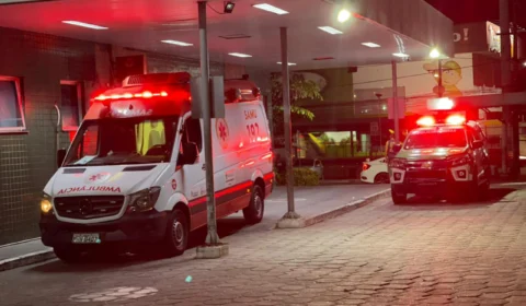 URGENTE: Adolescente leva tiros e fica no ‘bico do urubu’ em Manaus