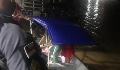 Polícia realiza parto de jovem dentro de uma embarcação no AM; VEJA VÍDEO