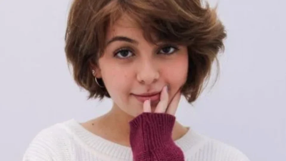 Klara Castanho revela gravidez por estupro e que deu bebê para adoção