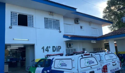 Após capotar carro, taxista relata que recebeu ‘mata-leão’ durante corrida na zona Leste