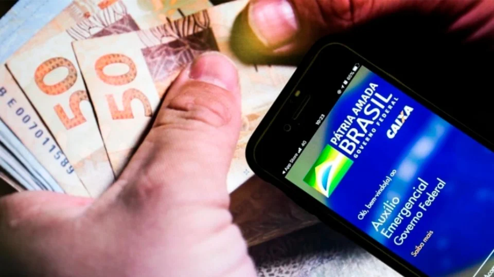 Auxílio Brasil: Caixa paga beneficiários com NIS final 8