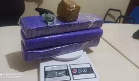 Trio é preso com quase 2 kg de maconha