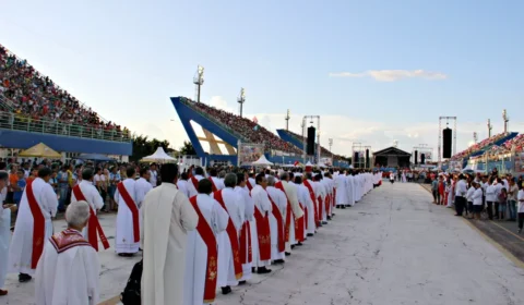 Trânsito e linhas de ônibus são alterados para Festa de Pentecostes; confira