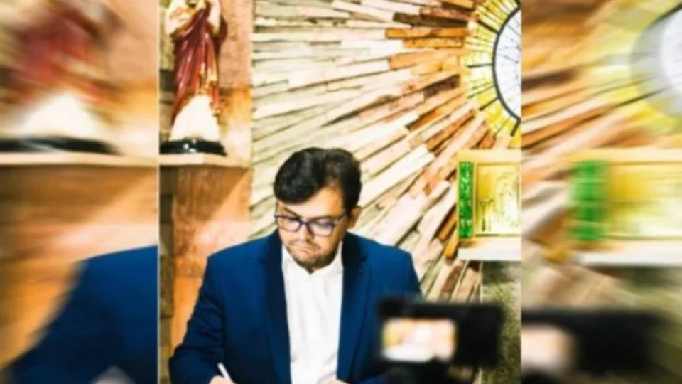 Arcebispo afasta padre por fazer sexo em Instituto Bíblico