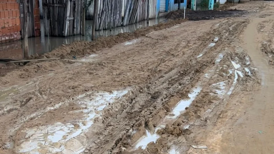 Às vésperas de Festival, Parintins apresenta problemas de infraestrutura