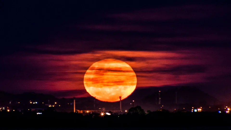 Fenômeno da Superlua ocorrerá nesta noite. Entenda o fenômeno