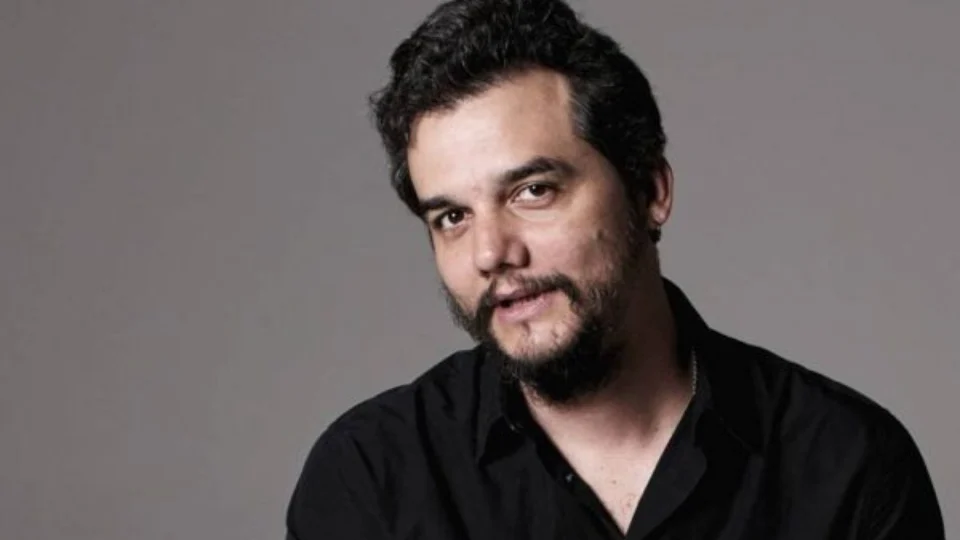 Ator Wagner Moura vai acompanhar buscas por jornalista e indiginista desaparecidos no AM