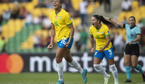 Brasil enfrenta Colômbia pelo 8º título da Copa América neste sábado