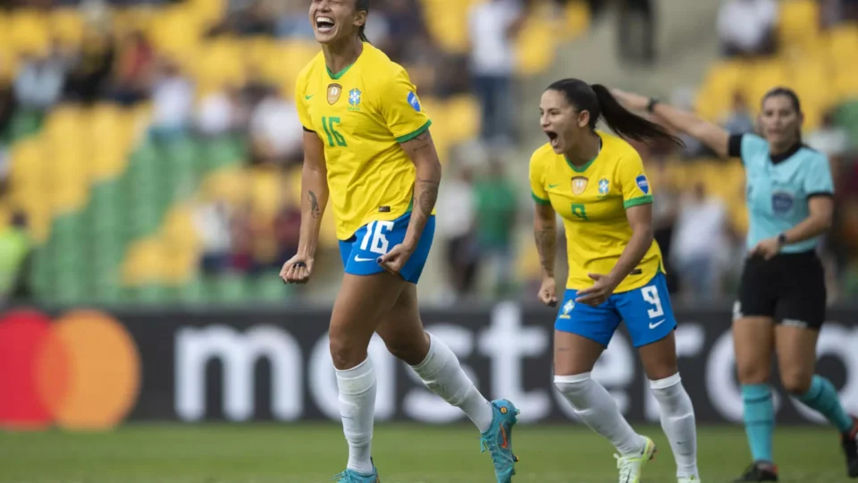 Brasil enfrenta Colômbia pelo 8º título da Copa América neste sábado
