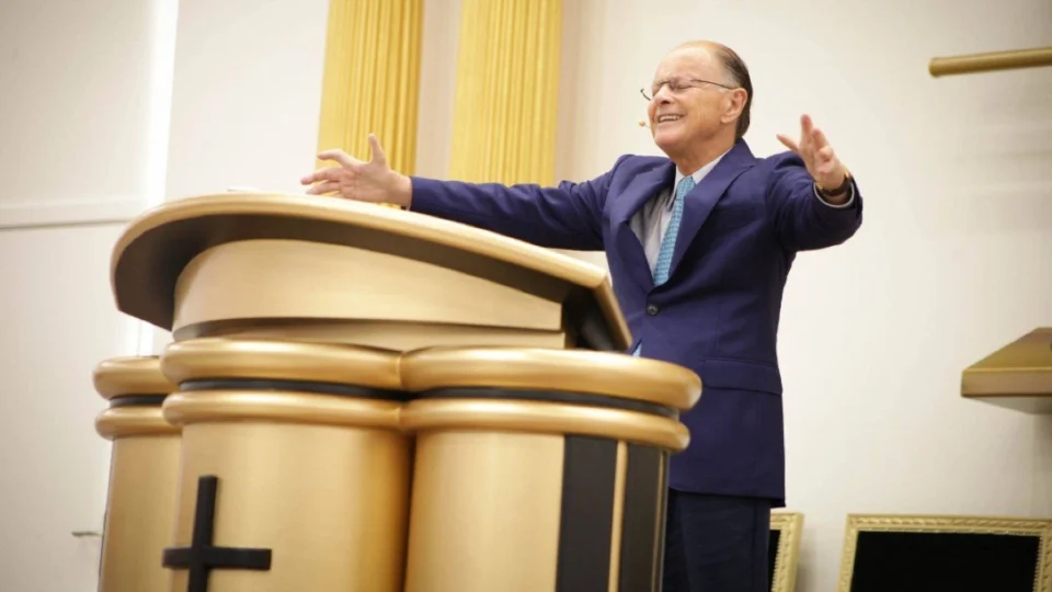Edir Macedo pede que fiéis doem seus bens para Igreja antes de morrer