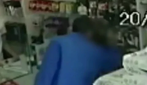Veja vídeo: Bandido beija e abraça mulher durante assalto