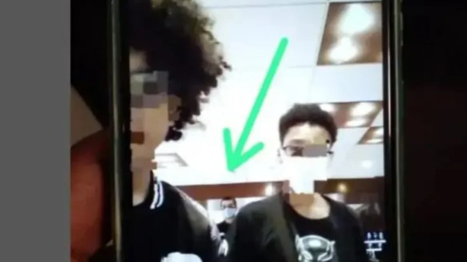 Adolescentes denunciam racismo em loja de eletrônicos