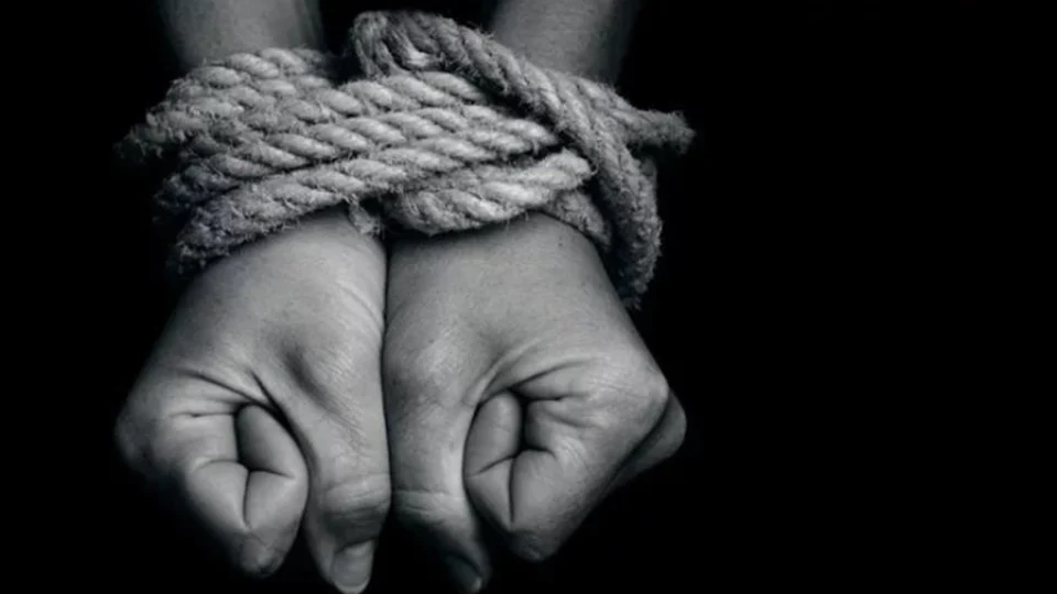 Urgente: mulher é sequestrada e encontrada amarrada dentro de carro em ramal na BR-174