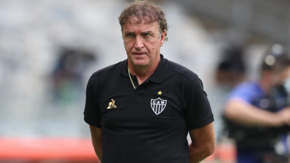 Cuca é anunciado como novo treinador do Atlético MG e internet se revolta: ‘Estuprador’