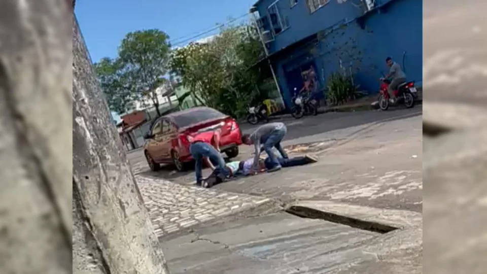 Polícia persegue e prende trio por roubos a veículos e casas