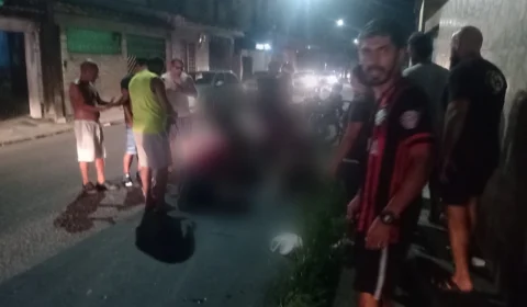 VÍDEO: Homem fica com a perna destruída após cair de motocicleta em Manaus