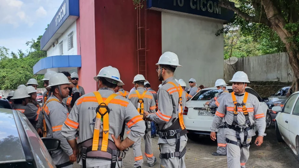 Funcionários da Amazonas Energia registram B.O no bairro Alvorada após manifestação