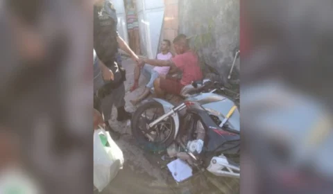 Mãe e filha são assaltadas e motorista de aplicativo atropela criminosos, em Flores