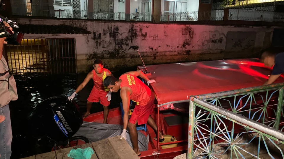 Corpo de homem é encontrado atacado por peixes e mãe se desespera