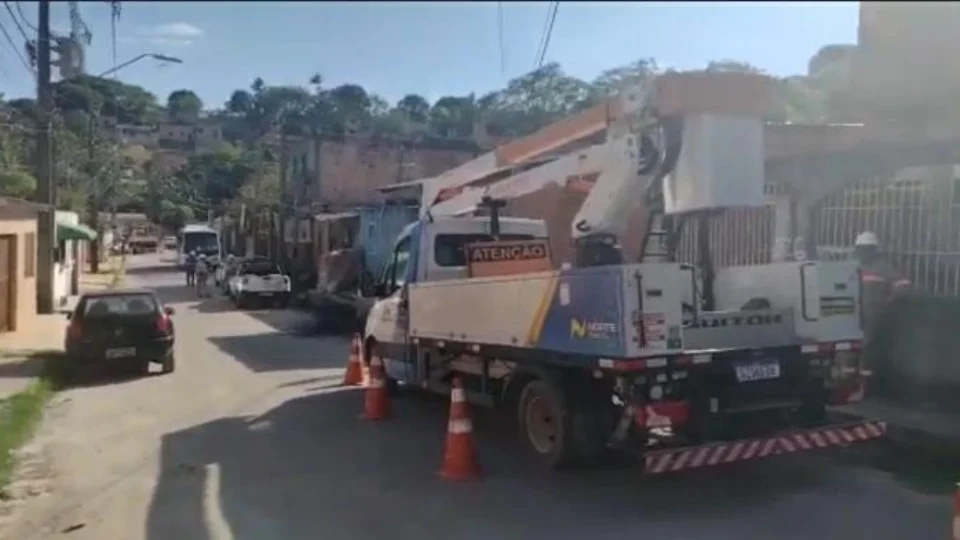 Moradores denunciam Amazonas Energia por tentativa de instalação de medidores proibidos por lei