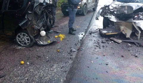 Grave acidente deixa 3 pessoas feridas e carros destruídos na AM-010