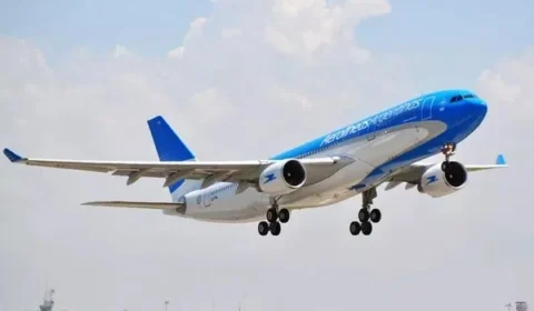 Avião faz pouso de emergência após ameaça de bomba