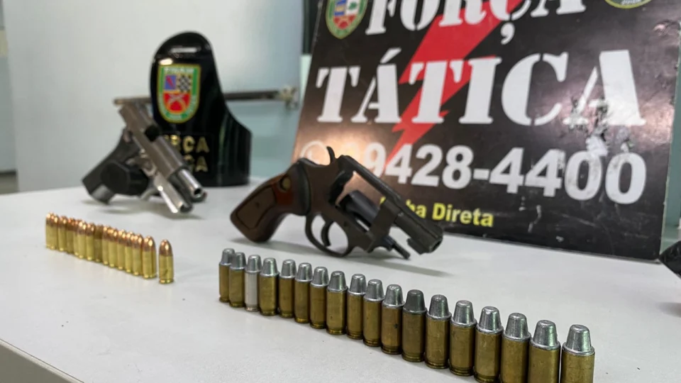 Força-Tática apreende armas que seriam usadas na guerra de facções