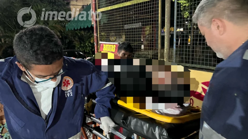 Vendedor de bombons é baleado na cabeça em bar no Bairro Parque Dez